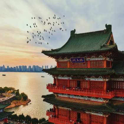 江西南昌+庐山+景德镇+婺源+三清山+望仙谷6日5晚私家团 江西南昌+庐山+景德镇+婺源+三清山+望仙谷6日5晚私家团