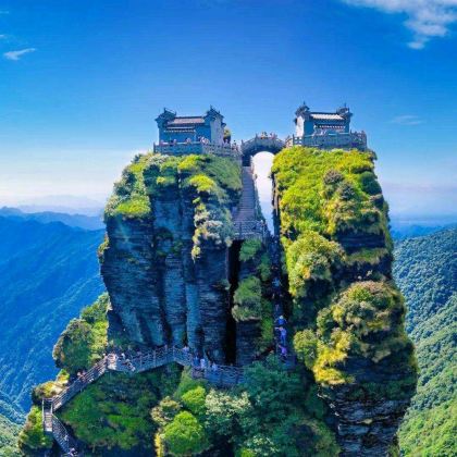 贵州贵阳+梵净山+黄果树景区+荔波小七孔景区+西江千户苗寨+镇远古城5日4晚拼小团 贵州贵阳+梵净山+黄果树景区+荔波小七孔景区+西江千户苗寨+镇远古城5日4晚拼小团