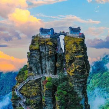 贵阳+荔波+西江千户苗寨+镇远古城+黄果树景区+梵净山6日5晚跟团游 贵阳+荔波+西江千户苗寨+镇远古城+黄果树景区+梵净山6日5晚跟团游