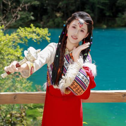 成都+九寨沟+四姑娘山+黄龙风景名胜区5日4晚跟团游 成都+九寨沟+四姑娘山+黄龙风景名胜区5日4晚跟团游