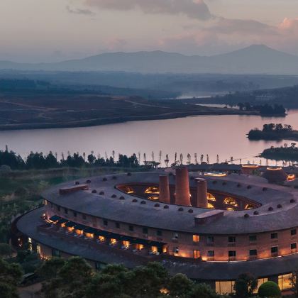 昆明+抚仙湖+建水+元阳+普者黑风景区+弥勒6日5晚私家团 昆明+抚仙湖+建水+元阳+普者黑风景区+弥勒6日5晚私家团