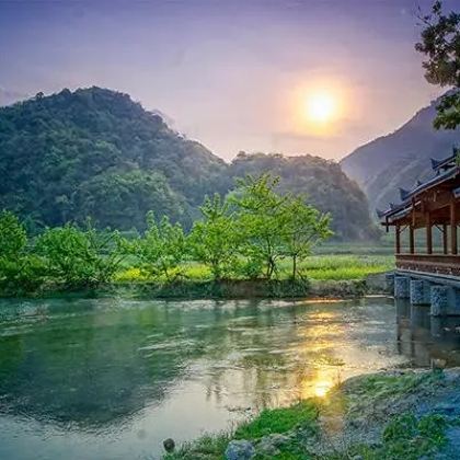 昆明+抚仙湖+建水+元阳+碧色寨风景区+普者黑风景区+坝美世外桃源景区+弥勒8日7晚跟团游 昆明+抚仙湖+建水+元阳+碧色寨风景区+普者黑风景区+坝美世外桃源景区+弥勒8日7晚跟团游