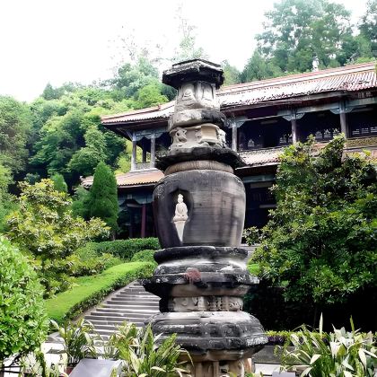 自贡+荣县大佛+自贡恐龙博物馆+盐业历史博物馆+荣县镇南塔5日4晚私家团 自贡+荣县大佛+自贡恐龙博物馆+盐业历史博物馆+荣县镇南塔5日4晚私家团