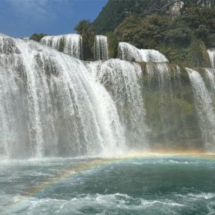 广西崇左+德天跨国瀑布景区+通灵大峡谷+长寿村3日2晚跟团游