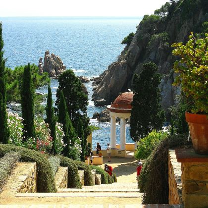 西班牙马德里+巴塞罗那+马德里王宫+圣家族大教堂+巴特罗之家+丽池公园+贝萨卢+卢佩特+昆卡7日6晚私家团 西班牙马德里+巴塞罗那+马德里王宫+圣家族大教堂+巴特罗之家+丽池公园+贝萨卢+卢佩特+昆卡7日6晚私家团