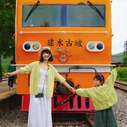 云南昆明+建水+元阳+罗平+普者黑风景区+东川红土地6日5晚私家团 云南昆明+建水+元阳+罗平+普者黑风景区+东川红土地6日5晚私家团