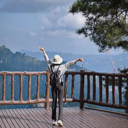 长沙+张家界+天门山+凤凰5日4晚跟团游 长沙+张家界+天门山+凤凰5日4晚跟团游
