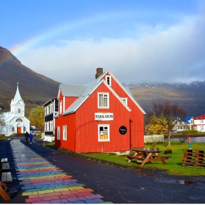 冰岛蓝湖+阿克雷里+DC-3飞机残骸+冰河湖12日9晚跟团游 冰岛蓝湖+阿克雷里+DC-3飞机残骸+冰河湖12日9晚跟团游