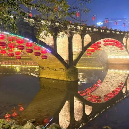 瓦屋山风景区+柳江古镇旅游风景区+雅女湖4日3晚私家团 瓦屋山风景区+柳江古镇旅游风景区+雅女湖4日3晚私家团