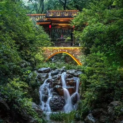 安徽博物院(新馆)+包公祠+李鸿章故居+九华山+铜陵犁桥水镇景区+永泉忆江南十二景+宣纸文化园+黄山风景区+宏村7日6晚私家团 安徽博物院(新馆)+包公祠+李鸿章故居+九华山+铜陵犁桥水镇景区+永泉忆江南十二景+宣纸文化园+黄山风景区+宏村7日6晚私家团