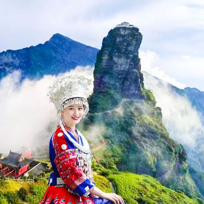 贵阳+黄果树景区+梵净山+荔波小七孔景区+西江千户苗寨+铜仁大峡谷+铜仁古城6日5晚跟团游 贵阳+黄果树景区+梵净山+荔波小七孔景区+西江千户苗寨+铜仁大峡谷+铜仁古城6日5晚跟团游