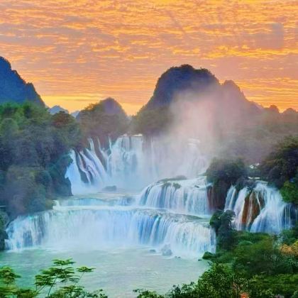 中国广西崇左+德天跨国瀑布景区+蓝洞瀑布咖啡主题园区+明仕田园+峒那屿湾景区+伏那秘境2日1晚拼小团 中国广西崇左+德天跨国瀑布景区+蓝洞瀑布咖啡主题园区+明仕田园+峒那屿湾景区+伏那秘境2日1晚拼小团