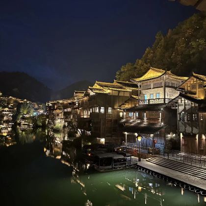 贵州贵阳+遵义+娄山关景区+仁怀茅台镇+天下第一瓶+赤水丹霞旅游区·大瀑布+佛光岩+丙安古镇5日4晚私家团 贵州贵阳+遵义+娄山关景区+仁怀茅台镇+天下第一瓶+赤水丹霞旅游区·大瀑布+佛光岩+丙安古镇5日4晚私家团