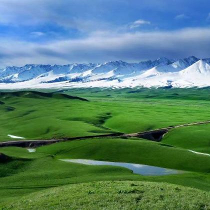 新疆伊犁+赛里木湖+那拉提草原+恰西草原风景旅游区5日4晚私家团