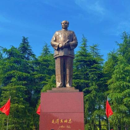 长沙+韶山+张家界+天门山+凤凰6日5晚跟团游 长沙+韶山+张家界+天门山+凤凰6日5晚跟团游