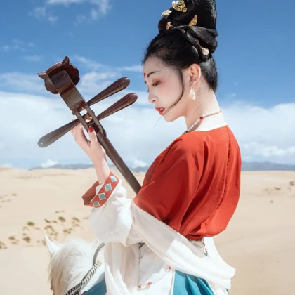 甘肃敦煌+察尔汗盐湖+乌素特水上雅丹地质公园+西宁5日4晚私家团 甘肃敦煌+察尔汗盐湖+乌素特水上雅丹地质公园+西宁5日4晚私家团