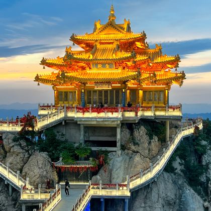 河南洛阳+老君山景区+龙门石窟+白马寺+洛阳博物馆3日2晚跟团游 河南洛阳+老君山景区+龙门石窟+白马寺+洛阳博物馆3日2晚跟团游