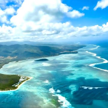 毛里求斯+鹿岛双体船巡游+自然桥+蓝湾玻璃底船浮潜8日6晚私家团 毛里求斯+鹿岛双体船巡游+自然桥+蓝湾玻璃底船浮潜8日6晚私家团