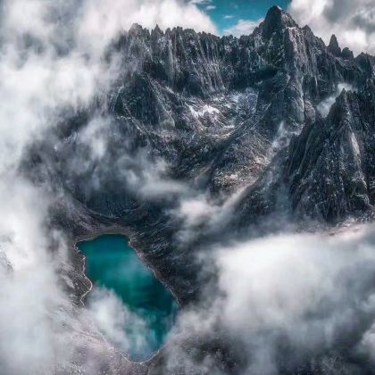 九寨沟风景区+莲宝叶则景区+四姑娘山8日7晚拼小团 九寨沟风景区+莲宝叶则景区+四姑娘山8日7晚拼小团