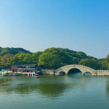 岳阳+圣安寺+左宗棠纪念馆+屈子文化园+君山岛+洞庭湖3日2晚私家团 岳阳+圣安寺+左宗棠纪念馆+屈子文化园+君山岛+洞庭湖3日2晚私家团