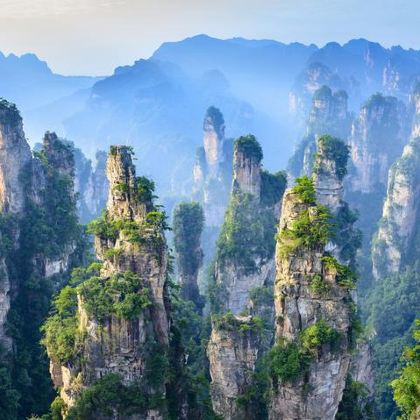 张家界+天门山国家森林公园+黄龙洞景区+张家界大峡谷景区(玻璃桥)+凤凰古城+芙蓉镇+矮寨奇观旅游区7日6晚私家团 张家界+天门山国家森林公园+黄龙洞景区+张家界大峡谷景区(玻璃桥)+凤凰古城+芙蓉镇+矮寨奇观旅游区7日6晚私家团