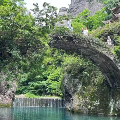 雁荡山+楠溪江+百丈漈+神仙居+仙都景区7日6晚私家团 雁荡山+楠溪江+百丈漈+神仙居+仙都景区7日6晚私家团