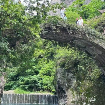 江心屿+雁荡山+楠溪江+缙云仙都景区+古堰画乡旅游度假区+云和梯田景区+刘伯温故里景区·百丈漈+刘基故里6日5晚私家团 江心屿+雁荡山+楠溪江+缙云仙都景区+古堰画乡旅游度假区+云和梯田景区+刘伯温故里景区·百丈漈+刘基故里6日5晚私家团