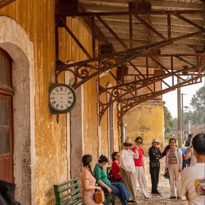 云南昆明+建水+元阳+蒙自+普者黑景区+弥勒+东川红土地+罗平10日9晚私家团 云南昆明+建水+元阳+蒙自+普者黑景区+弥勒+东川红土地+罗平10日9晚私家团