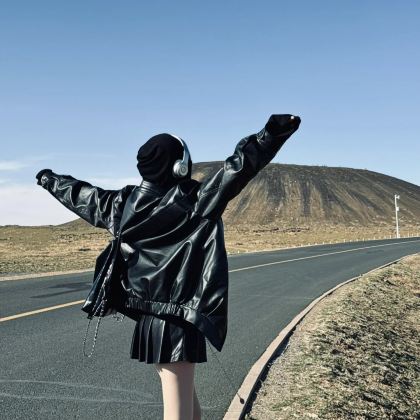 呼和浩特+响沙湾+辉腾锡勒草原+乌兰哈达火山地质公园5日4晚私家团 呼和浩特+响沙湾+辉腾锡勒草原+乌兰哈达火山地质公园5日4晚私家团