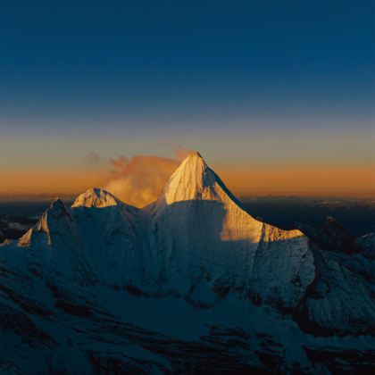 稻城亚丁+四姑娘山+亚拉雪山风景区+成都8日7晚拼小团 稻城亚丁+四姑娘山+亚拉雪山风景区+成都8日7晚拼小团