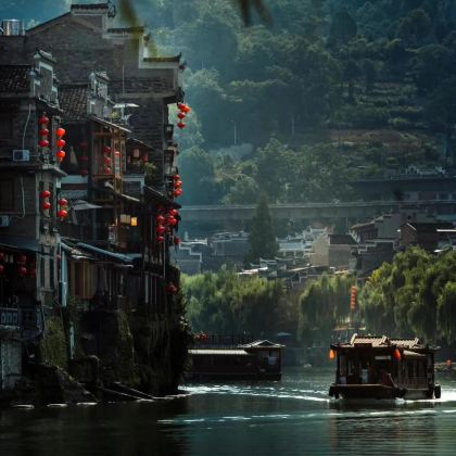 梵净山+西江千户苗寨+镇远古城+荔波小七孔景区+杉木湖景区+贵州龙里大草原景区+肇兴侗寨8日7晚私家团 梵净山+西江千户苗寨+镇远古城+荔波小七孔景区+杉木湖景区+贵州龙里大草原景区+肇兴侗寨8日7晚私家团