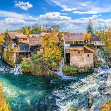 克罗地亚普利特维采湖群国家公园和拉斯托克村包车一日 克罗地亚普利特维采湖群国家公园和拉斯托克村包车一日