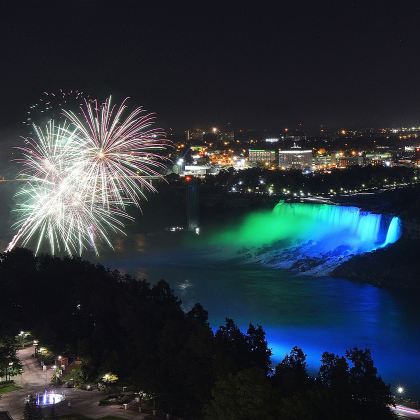 加拿大多伦多+云岭酒庄+尼亚加拉瀑布+灯光秀包车一日游 加拿大多伦多+云岭酒庄+尼亚加拉瀑布+灯光秀包车一日游