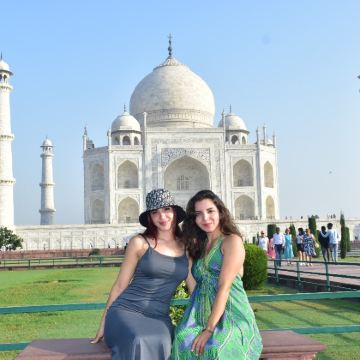 从德里出发:含门票的泰姬陵 & 阿格拉堡快速入园私人导览游 从德里出发:含门票的泰姬陵 & 阿格拉堡快速入园私人导览游