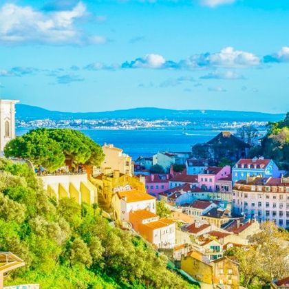 葡萄牙里斯本圣若热城堡+里斯本主教堂+热罗尼莫斯修道院+贝伦塔+阿尔法玛一日游
