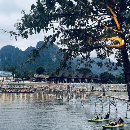 老挝万荣坦普坎溶洞&蓝色泻湖一日游