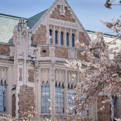 美国西雅图华盛顿大学+奇胡利玻璃+太空针塔+派克市场一日游 美国西雅图华盛顿大学+奇胡利玻璃+太空针塔+派克市场一日游