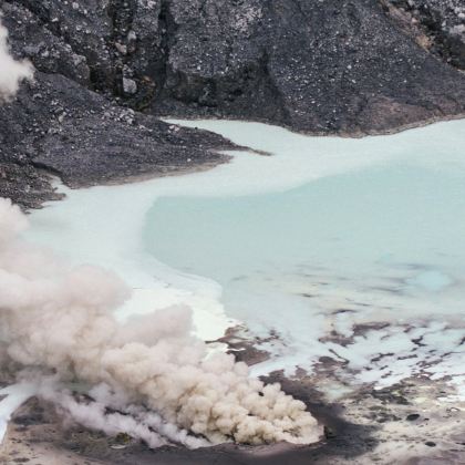 雅加达往返覆舟火山+卡瓦普定火山湖【中文包车+酒店接送】 雅加达往返覆舟火山+卡瓦普定火山湖【中文包车+酒店接送】