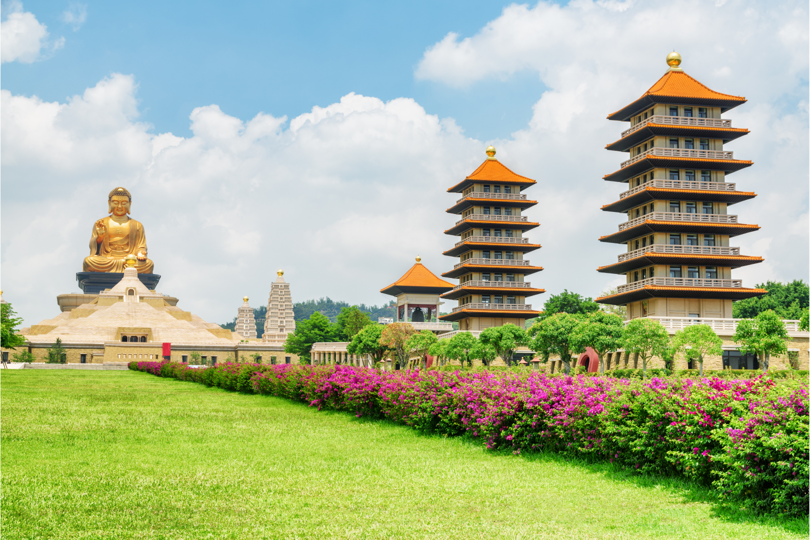 高雄佛光山佛陀纪念馆+莲池潭+驳二+西子湾一日游|买一送一 高雄佛光山佛陀纪念馆+莲池潭+驳二+西子湾一日游|买一送一