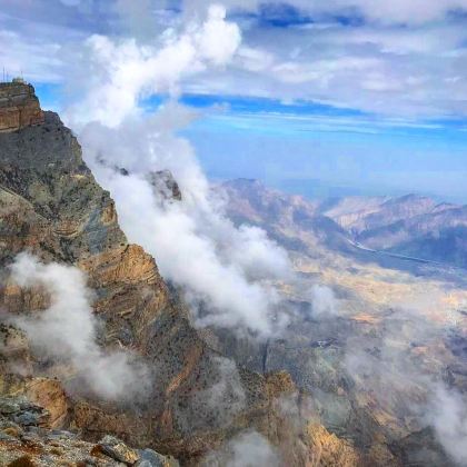 阿曼最高山峰太阳山峡谷观光一日游 阿曼最高山峰太阳山峡谷观光一日游