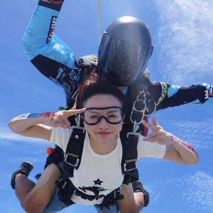 乐东莺歌海跳伞基地一日游【4000米海景跳伞+空中酷炫拍摄】 乐东莺歌海跳伞基地一日游【4000米海景跳伞+空中酷炫拍摄】