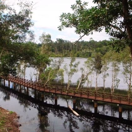 文莱十亿桶纪念碑+天空之境一日包车游 文莱十亿桶纪念碑+天空之境一日包车游