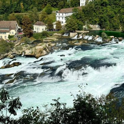 苏黎世出发一日游:沙夫豪森小镇+施泰因小镇 苏黎世出发一日游:沙夫豪森小镇+施泰因小镇