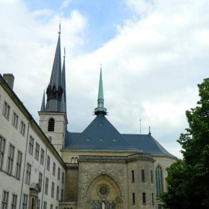 卢森堡+佩特罗斯大峡谷+阿道夫桥一日游/行程可调-中文专车 卢森堡+佩特罗斯大峡谷+阿道夫桥一日游/行程可调-中文专车