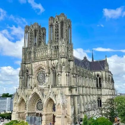 探秘国王加冕圣地,沉醉酩悦香槟醇香:兰斯大教堂与酩悦酒庄之旅 探秘国王加冕圣地,沉醉酩悦香槟醇香:兰斯大教堂与酩悦酒庄之旅