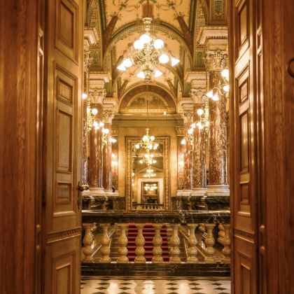 布达佩斯歌剧院探秘+英雄广场+温泉一日游 布达佩斯歌剧院探秘+英雄广场+温泉一日游