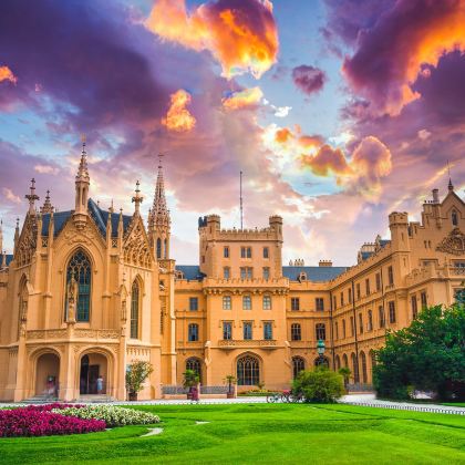 维也纳-米库洛夫-莱德尼采一日游,【中文向导提供服务】! 维也纳-米库洛夫-莱德尼采一日游,【中文向导提供服务】!