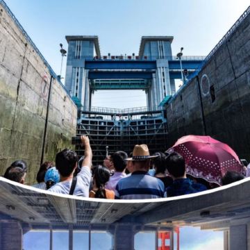 【2次过闸】两坝一峡游船+葛洲坝船闸+三峡垂直升船机一日游 【2次过闸】两坝一峡游船+葛洲坝船闸+三峡垂直升船机一日游