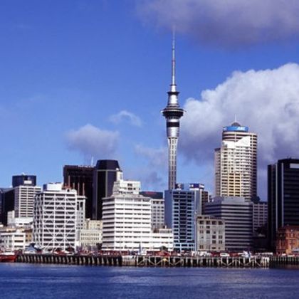 新西兰奥克兰皇后大街+天空塔+奥克兰中央公园+凯利塔顿海底世界+西泉公园一日游