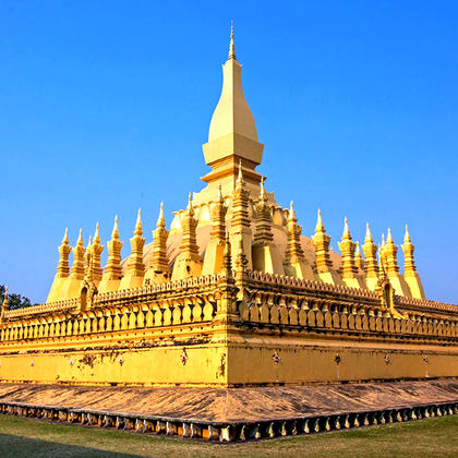 老挝凯旋门+西孟寺+香昆寺（万佛公园）一日游